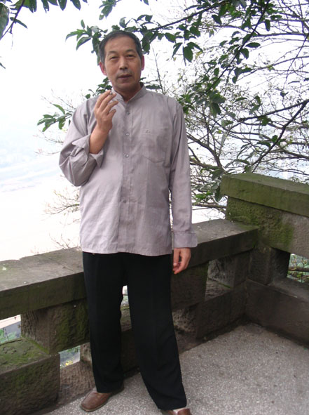 2005.10.5郑学功于重庆鹅岭2.jpg